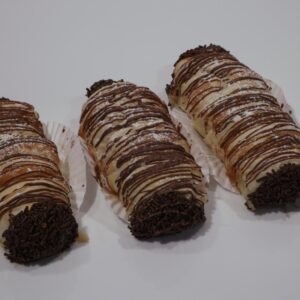 Canudo Folhado Recheado Creme Cobertura Chocolate