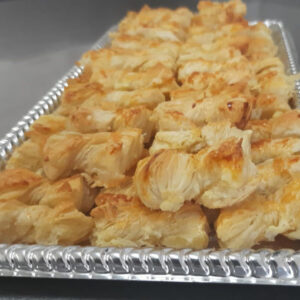 Gravatinha Folhada com Queijo Parmesão
