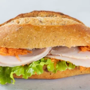 Lanche de Peito de Peru no Pão de Azeitona